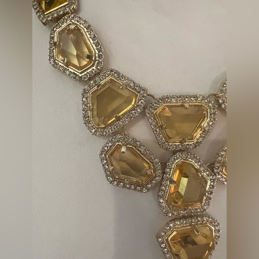 Cache statement Necklace - Picture 9 of 11